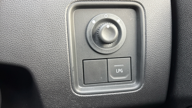 Dacia Duster 1.0 TCe 100 Comfort 5dr Bi Fuel Estate